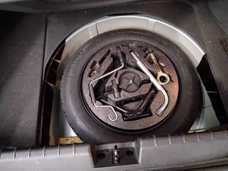 GuidiCar - ALFA ROMEO 147 147 - 1.6i 16V Twin Spark cat 5p. Distinctive